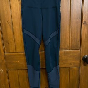 Blue leggings with mesh